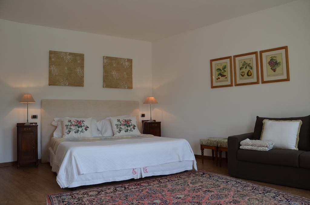 Hotel Cascina Castagneto CastellʼAlfero Zimmer foto