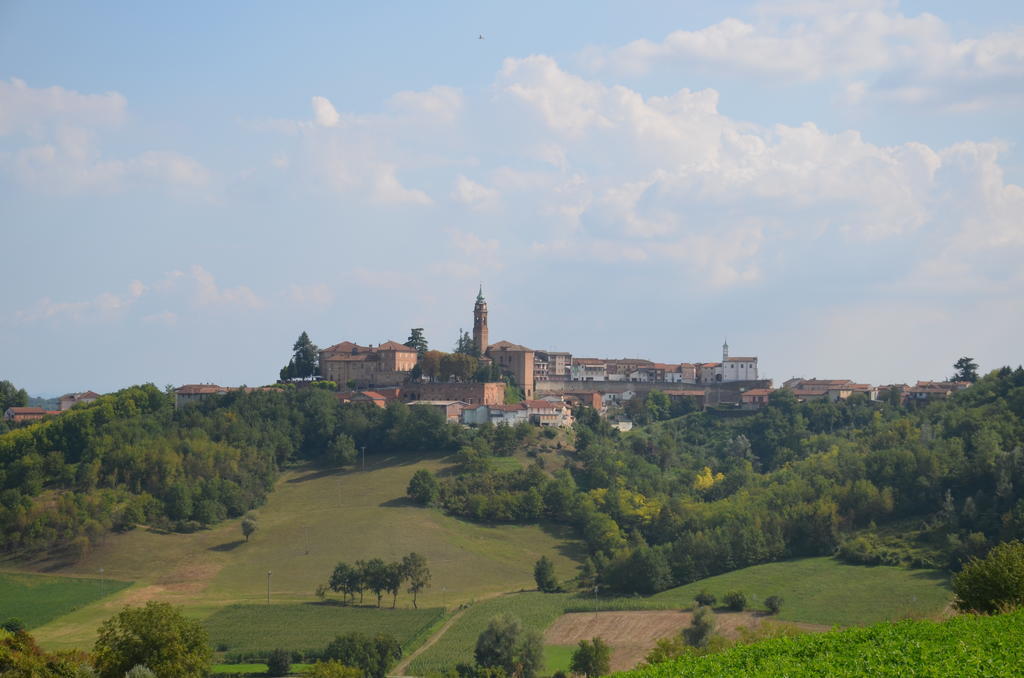 Hotel Cascina Castagneto CastellʼAlfero Exterior foto