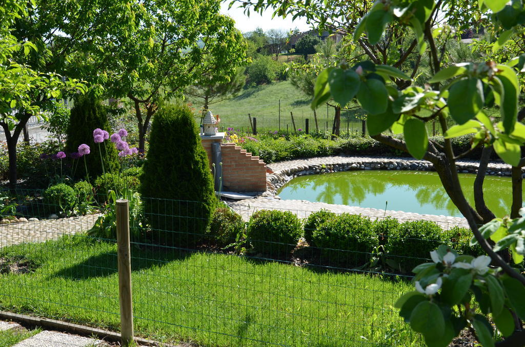 Hotel Cascina Castagneto CastellʼAlfero Exterior foto